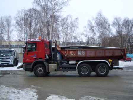 Container-LKW von Pölkemann Transporte 